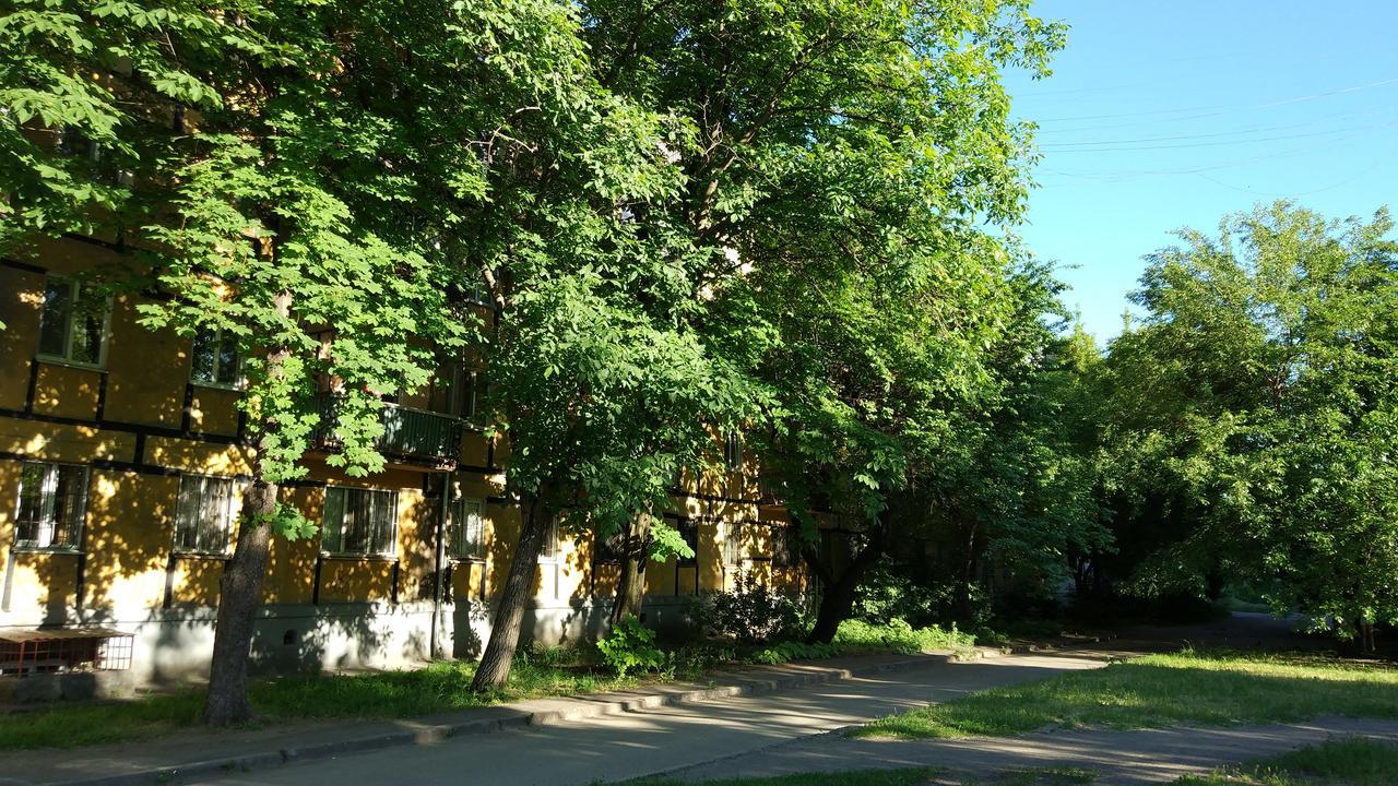 Двухкомнатные Апартаменты Центр Mystetsʹka 3 Kr Apartments クルィヴィーイ・リーフ エクステリア 写真